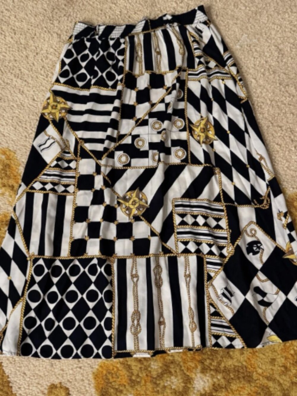 Connections. Sz M. 12-14. Flared Rayon Skirt. Length 29.5" Elastic. USA B126